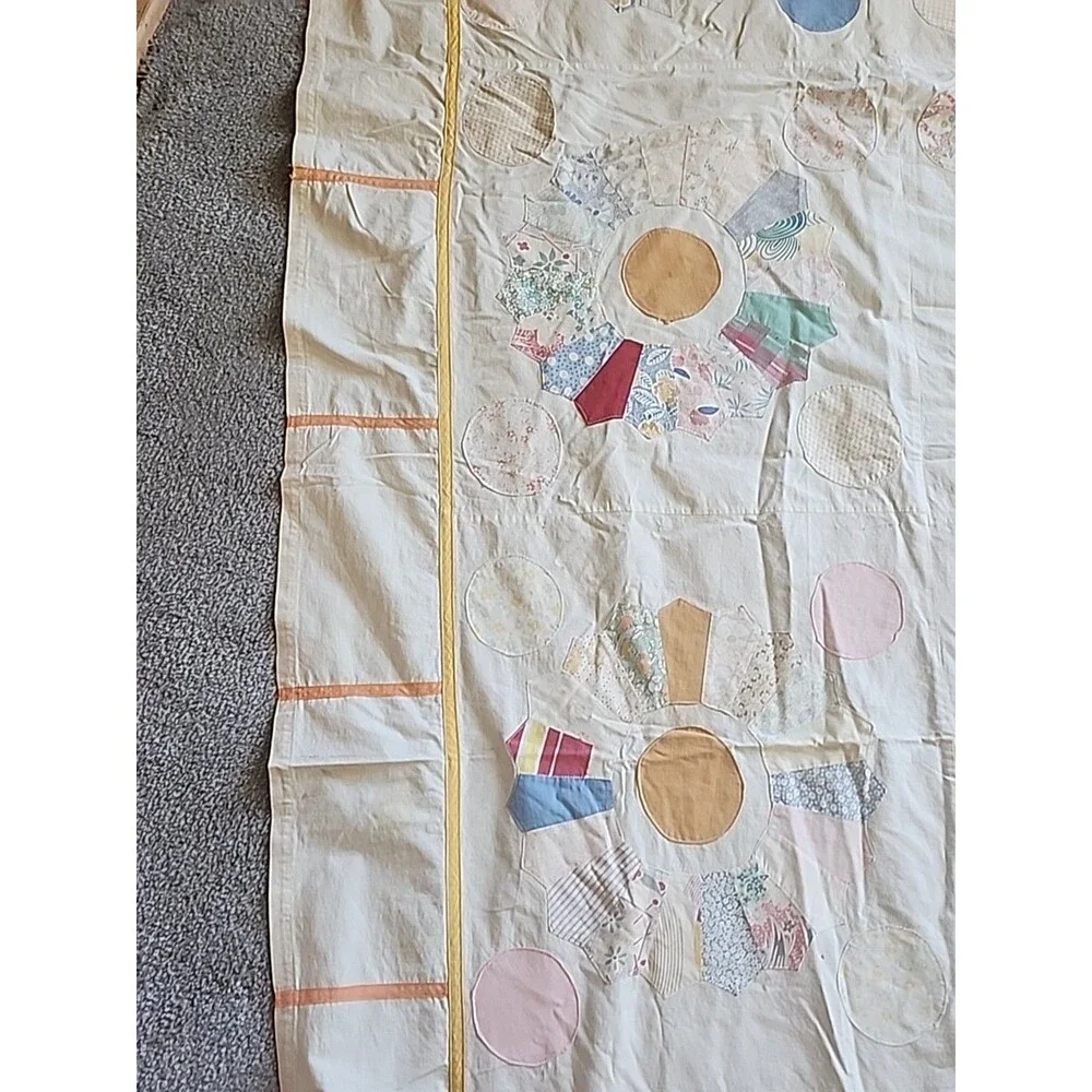 Vintage 1930s–40s Dresden Plate Quilt Top old sheet Fabrics 76 x 87 - Picture 4 of 9